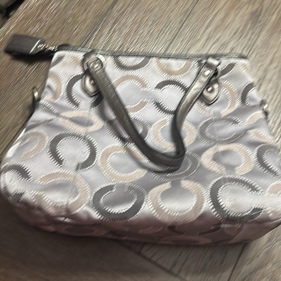 Coach Daisy Dot shoulder bag EUC - Picture 6 of 7